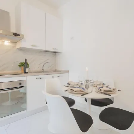 Luce By Rent