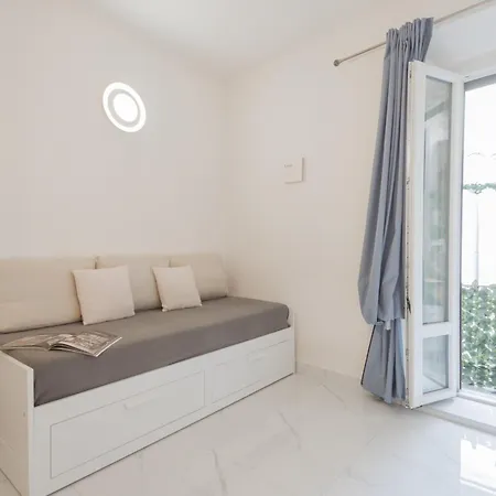 Luce By Rent Apartment