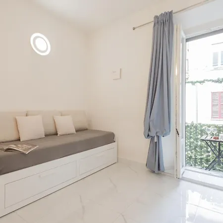 Luce By Rent Como