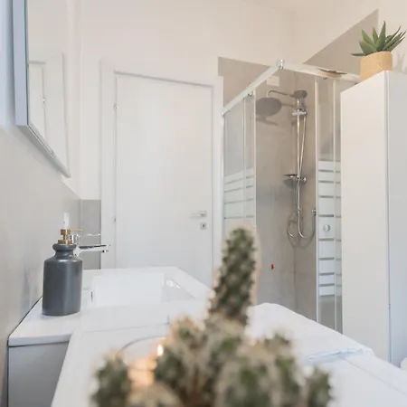 Luce By Rent * Como