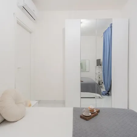 Luce By Rent Lejlighed Como